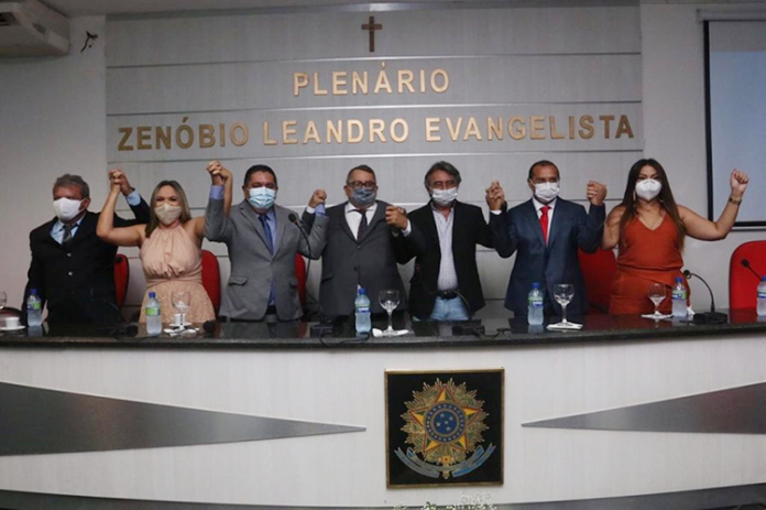 Acilon Gonçalves e Lucinha Feitosa são empossados prefeito e vice do Eusébio