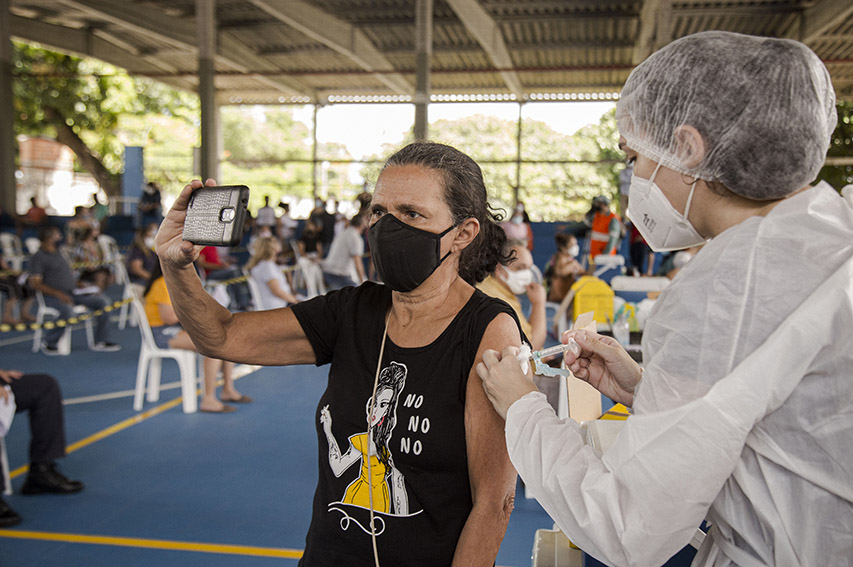 Sesi Parangaga vira ponto de vacinação contra Convid  Fotos Marília Camelo