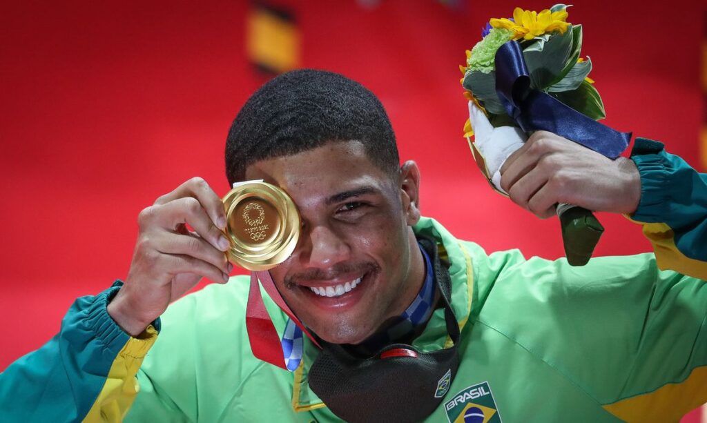 hebert conceicao boxe toquio ouro no olho