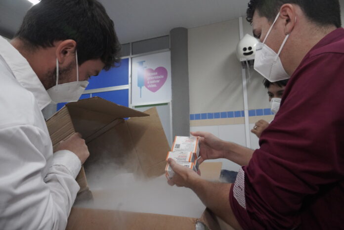 Ceará recebe 55.100 doses pediátricas contra covid-19 e inicia neste fim de semana a vacinação de crianças