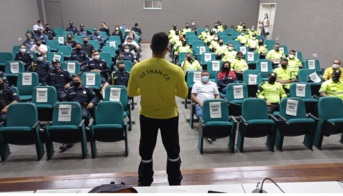 Agentes de trânsito de Beberibe e outras cidades do interior participam de curso de formação