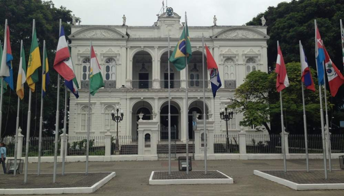 Alagoas elege governador-tampão neste domingo