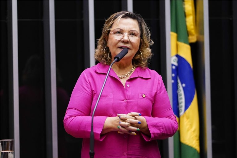 Com isso, o texto passa a incluir um maior detalhamento sobre o cuidado integral individualizado ao paciente com autismo.