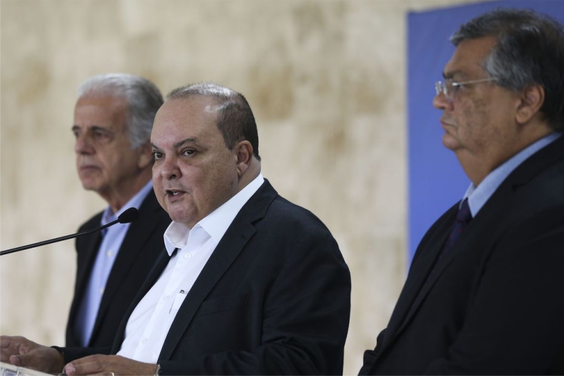 Segundo suspeito de atentado com bomba fugiu do DF, diz governador.