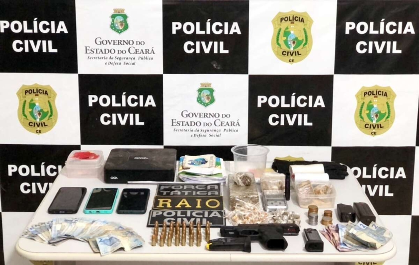 Ação da polícia aconteceu nos municípios de Cascavel e Aracati.