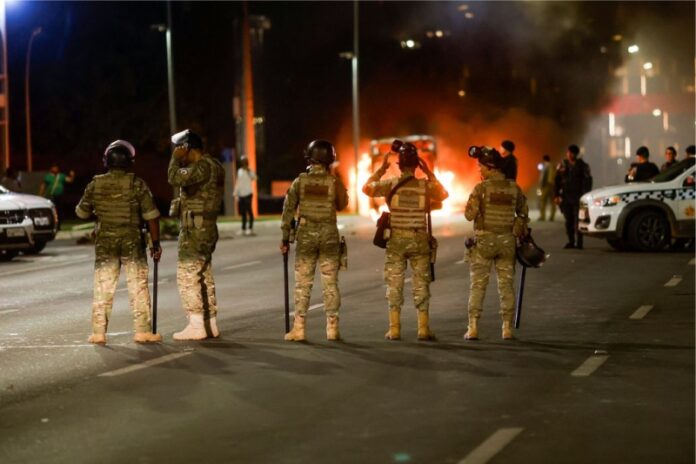 Policiais recolhem mais explosivos em Brasília