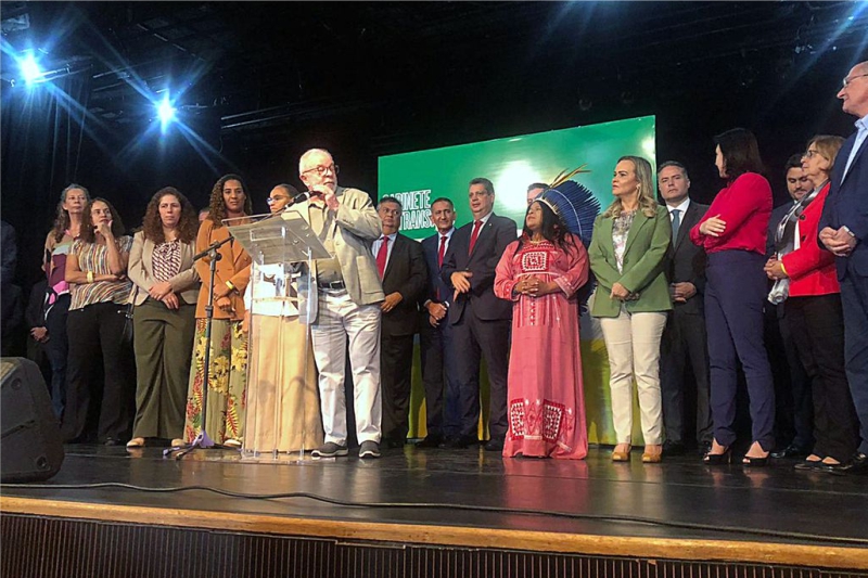 Lula anuncia últimos os 16 ministros
