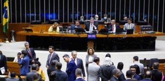 Câmara dos Deputados aprova PEC da Transição