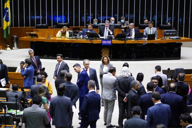 Câmara dos Deputados aprova PEC da Transição
