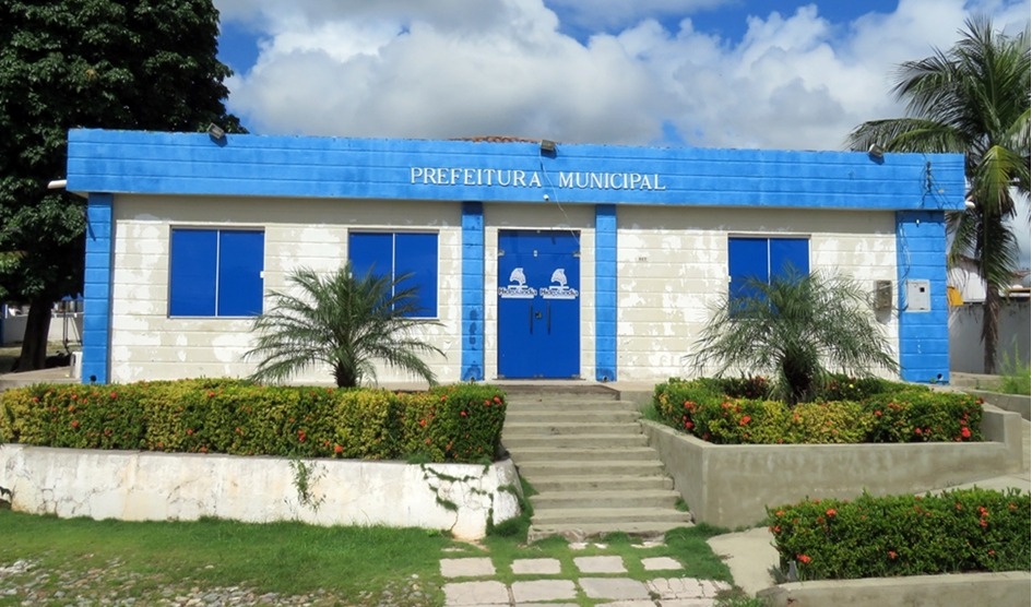 A prefeita e o secretário de Finanças de Hidrolândia foram afastados por 180 dias.