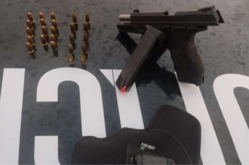 Polícia apreende pistola de suspeito de violência doméstica em Pindoretama
