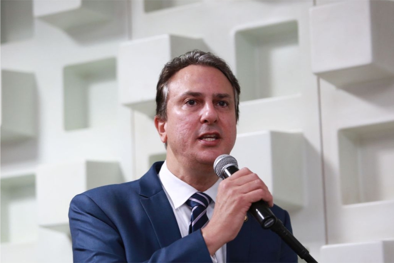 Camilo Santana põe alfabetização na idade certa como maior prioridade
