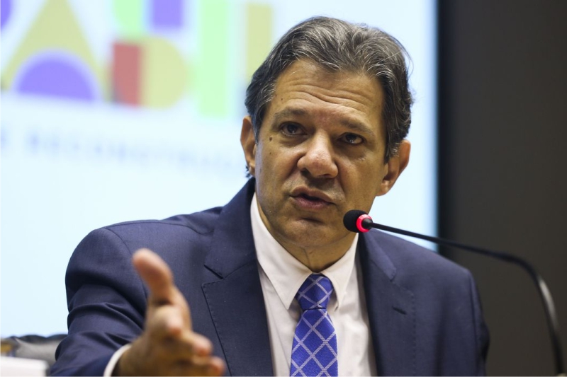 Haddad anuncia pacote de R$ 242,7 bilhões