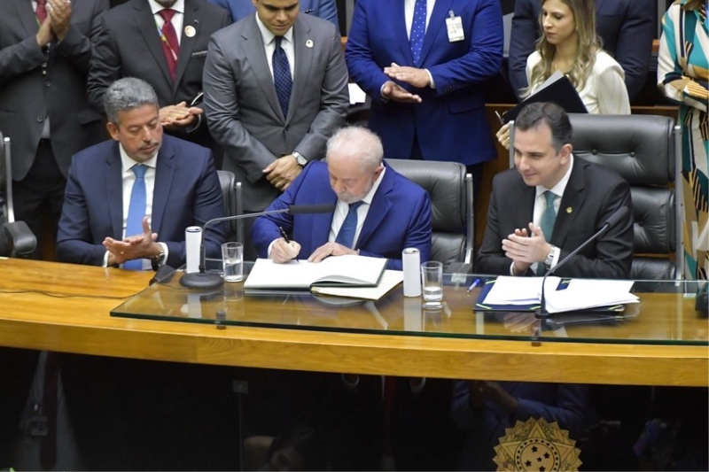 Congresso empossa Lula e Alckmin