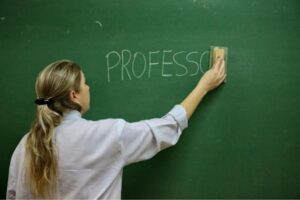 O Piso dos professores e o "tiro no pé" da CNM