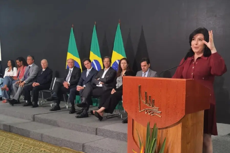 Pobres estarão no orçamento público, diz Simone Tebet