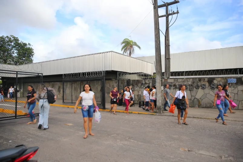 Estado anuncia apoio a trabalhadores demitidos de fábrica