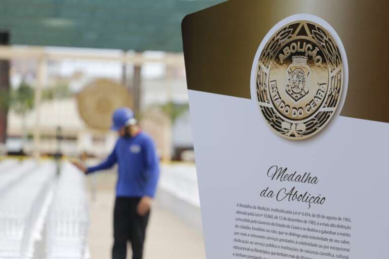 Legenda:Os homenageados serão Camilo Santana, Luiz Carlos Barreto, Lira Neto, Dom Edmilson Cruz, Ana Lúcia Bastos Mota e a Congregação Franciscana de Canindé- Foto: Gentil Barreira e Divulgação/Casa Civil.