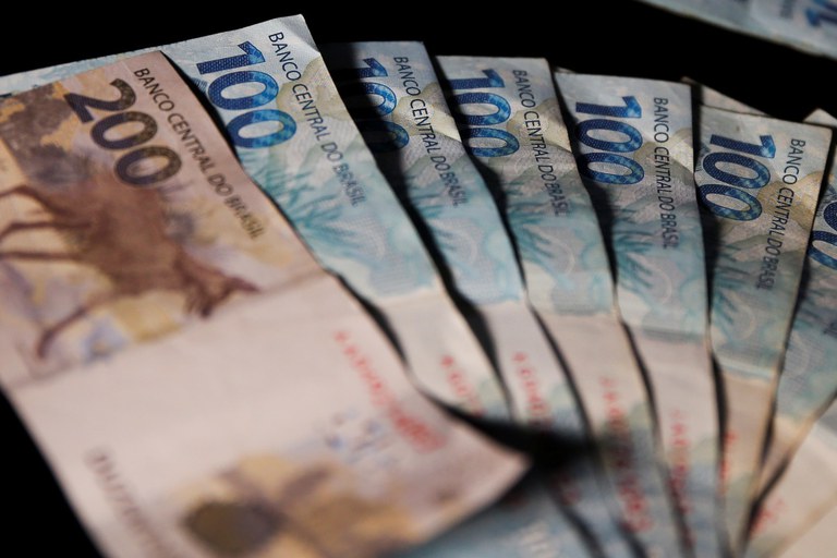 Repasses serão em duas parcelas de R$ 33,9 bilhões, em abril e maio - Foto: José Cruz/Agência Brasil