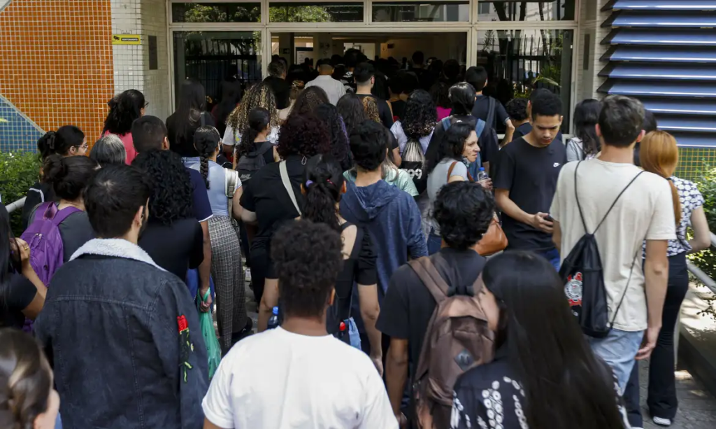 Legenda: A informação estará disponível no aplicativo Jornada do Estudante - Foto: Paulo Pinto/Agência Brasil.