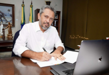 O governador também sancionou a mensagem que estabelece o piso salarial para os Agentes Comunitários de Saúde - Foto: Carlos Gibaja