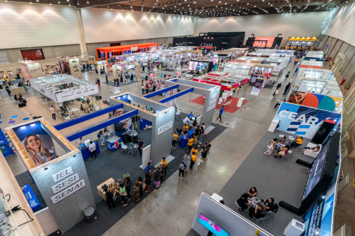 Ao longo de todo o evento, mais de 1.500 pessoas passaram pelos stands da FIEC - Foto:Divulgação/Divulgação.