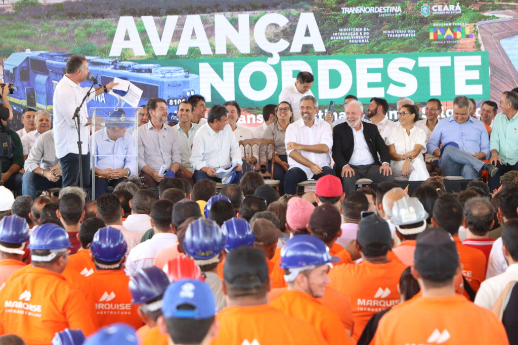 Foi também foi anunciada a implantação de Sistemas de Abastecimento de Água no Ceará - Fotos: Estácio Jr. e Carlos Gibaja/Casa Civil e Ricardo Stuckert/PR -