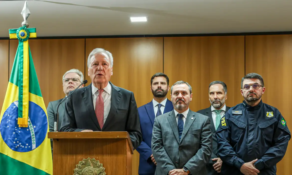 Lewandowski diz que criminosos foram encontrados em "comboio do crime" - Foto: Valter Campanato/Agência Brasil.