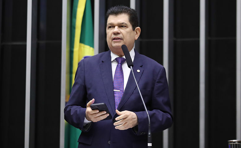 Mauro Benevides (PDT-CE): "Vamos desmistificar essa história de que a desoneração dá um benefício fiscal de quase R$ 1 bilhão por mês - Foto: Zeca Ribeiro / Câmara dos Deputados