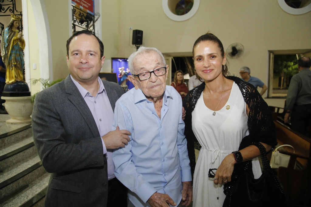 Igor Queiroz Barroso, Odilo Maia Moura e Manoela Queiroz Bacelar, em Cascavel - Foto: LC Moreira