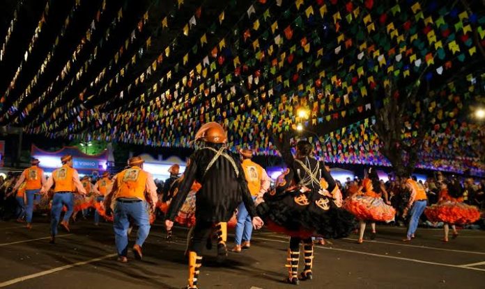 MPCE constatou que a prefeitura gastará R$ 5 milhões na festa- Foto: Ilustração/Agência Brasil.