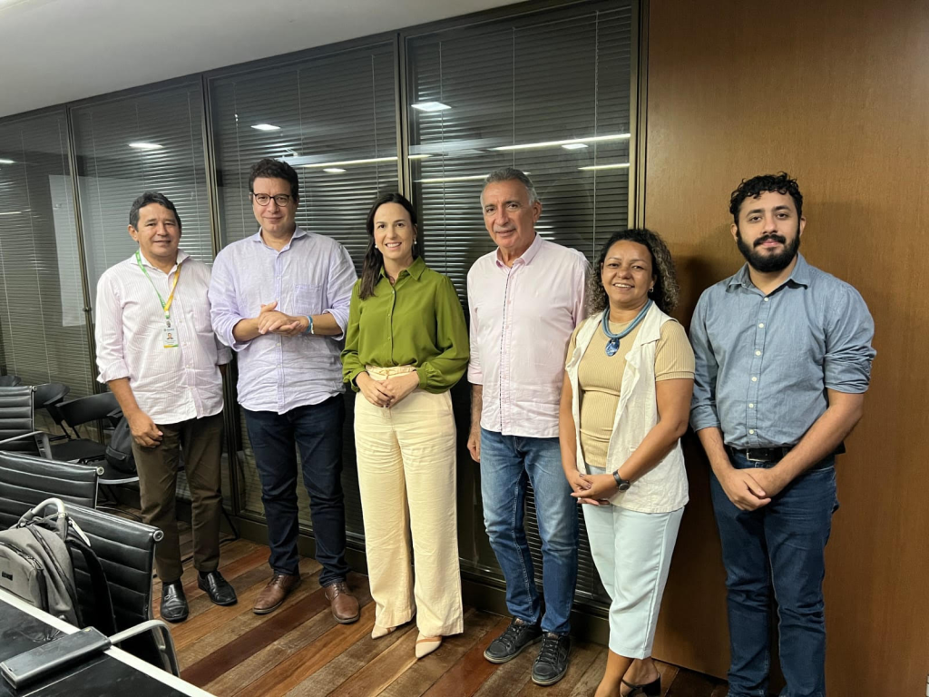  O objetivo do encontro foi discutir a implementação de medidas emergenciais para garantir que todas as crianças cearenses tenham acesso a água potável nas escolas - Foto:Divulgação. 