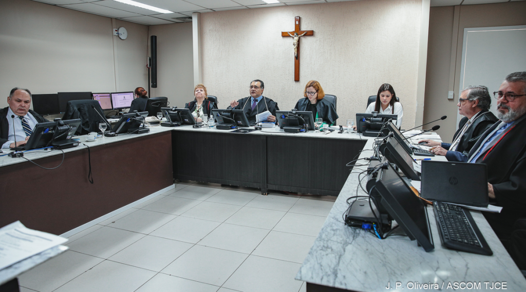 Além disso, não havia sistema de esgoto e tratamento de água, rede elétrica, asfaltamento e nem mesmo muro - Foto:TJCE.