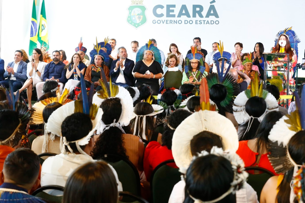 Profissionais da educação básica irão atuar no total de 30 escolas em 12 municípios do Ceará - Foto: Thiago Gaspar/Casa Civil