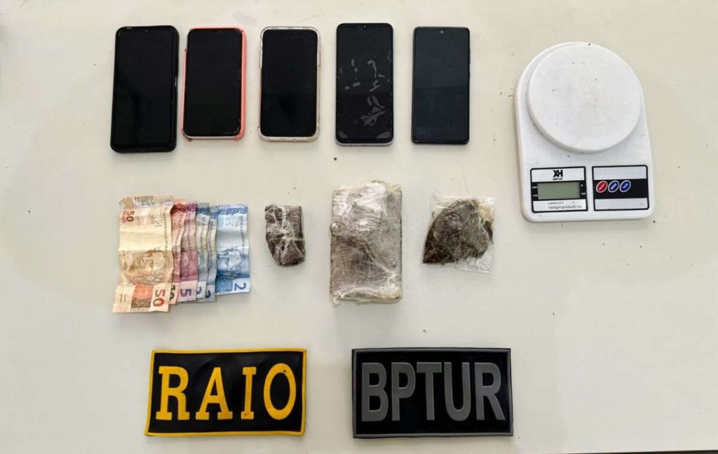 Em Icapui, PMCE apreende adolescentes em posse de drogas