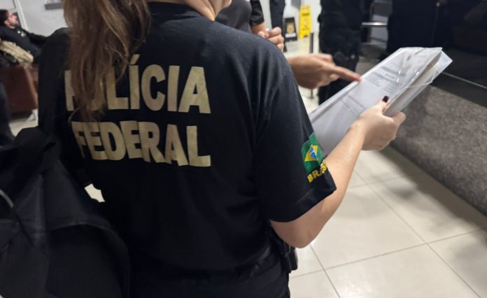 Estão sendo cumpridos quatro mandados de busca e apreensão, em Fortaleza (3) e Aquiraz (1) - Imagem: PF.