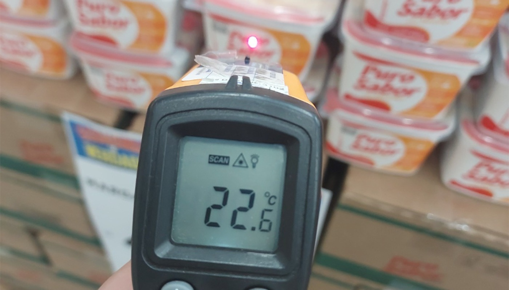 A equipe de fiscalização verificou a presença de 3.700 unidades de margarina armazenadas em temperatura inadequada e impróprias para consumo - Imagem: Reprodução/MPCE.