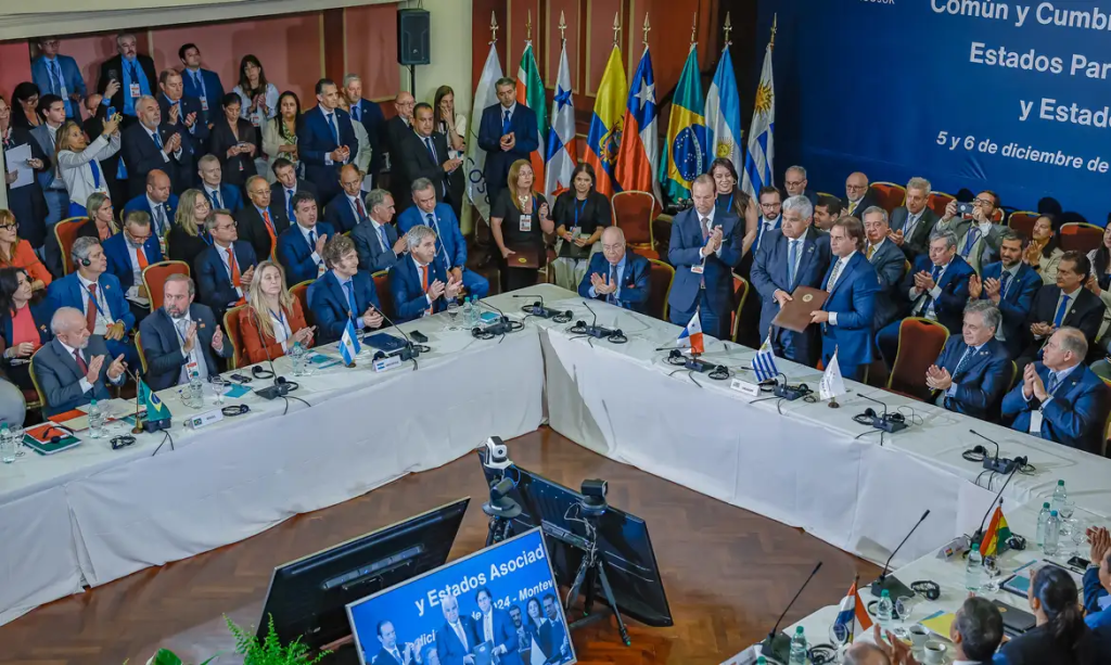 Presidente Lula da Silva durante Cúpula de Presidentes dos Estados Partes do Mercosul e dos Estados Associados, em Montevidéu, Uruguai - Imagem: Ricardo Stuckert / PR.