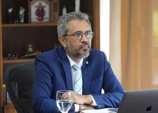 Governador Elmano de Freitas - Imagem: Reprodução.