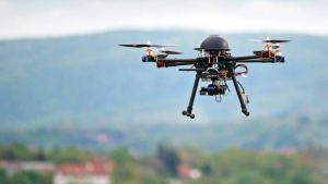 Drones utilizados na pulverização de defensivos em grandes fazendas agrícolas - Imagem: Agência Brasil