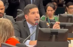 André Fernandes é deputado federal pelo PL do Ceará