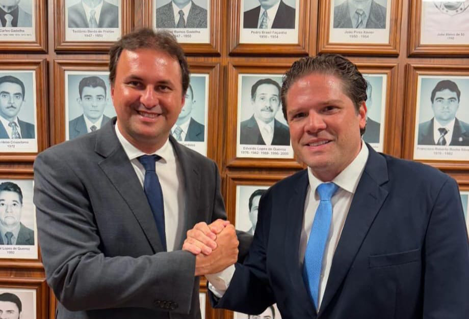 Bruno Gonçalves (E), em Aquiraz