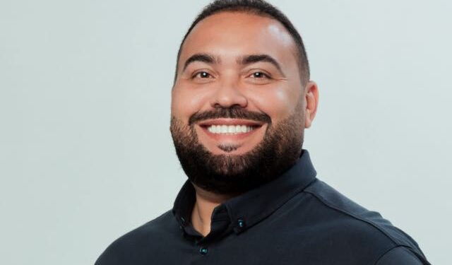 Com o plenário lotado, os vereadores escolheram Marcelo Porto como presidente da Casa - Imagem: Reprodução.