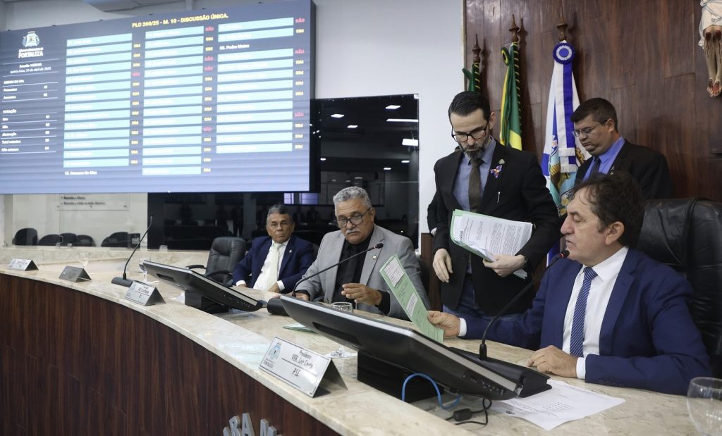 As matérias tratam de cinco operações de contratação de crédito e um crédito adicional especia- Foto: Mateus Dantas