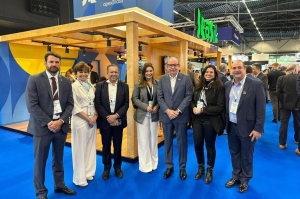 Presidente Ricardo Cavalcante com equipe da FIEC na World Hydrogen 2025 - Foto: Divulgação/FIEC.