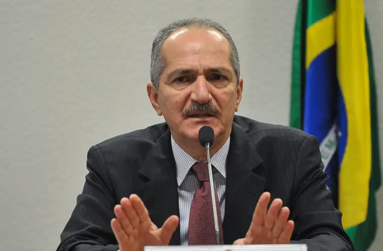 Ex-deputado Aldo Rebelo foi indicado como testemunha do ex-comandante da Marinha Almir Garnier.- Foto: Antonio Cruz/Arquivo Agência Brasil