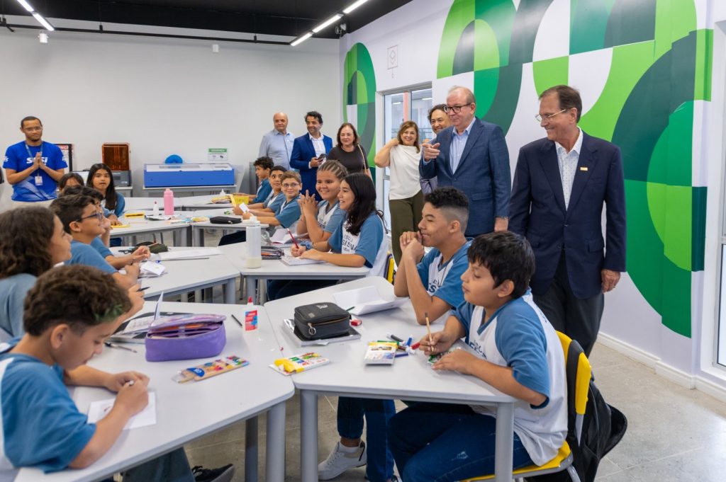 A Federação das Indústrias do Estado do Ceará (FIEC) inaugurou, nesta terça-feira (24 de junho ), a Escola SESI SENAI de Referência Beto Studart, novo equipamento educacional da rede SESI SENAI Ceará, voltado à oferta de formação desde a Educação Infantil até o Ensino Médio.