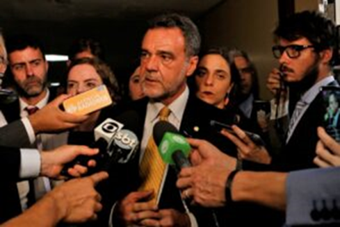 Reapresentado a pedido da FENAJ, PL 2209/2025 prevê pagamentos mínimos de R$ 6.982,00 para uma jornada de 30 horas semanais- Foto; Divulgação.