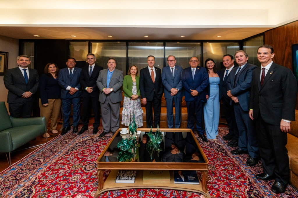 O encontro antecedeu a participação do Ministro no evento "Diálogos da Magistratura" - Foto: Divulgação/FIEC.