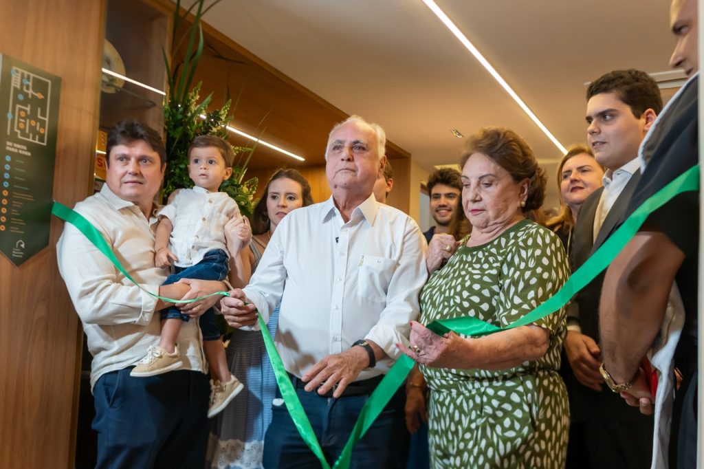 Roberto Soares Pessoa é formado em economia pela UFC e em contabilidade pela Fênix Caixeiral,